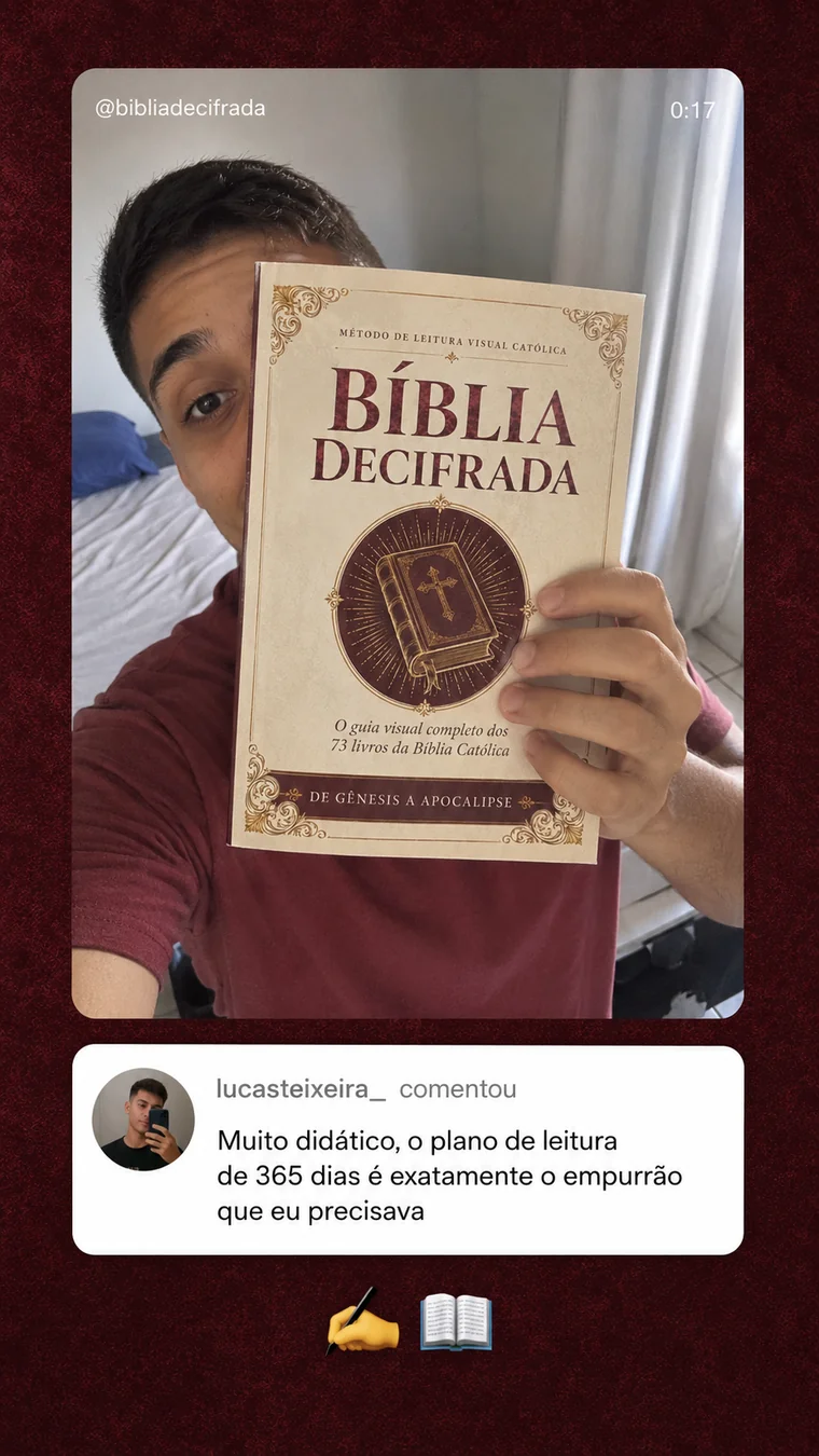 Depoimento: leitor segurando a capa da Bíblia Decifrada